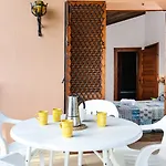 1esquer01 Villa